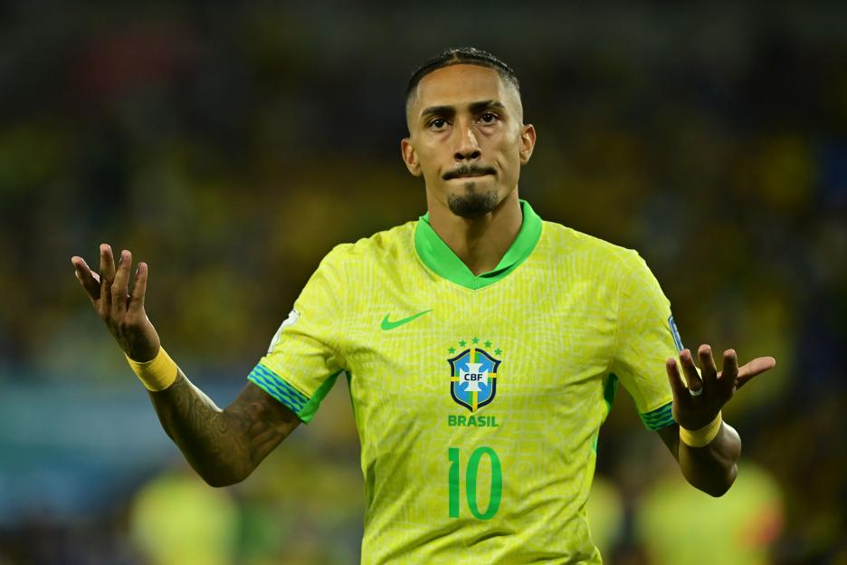Raphinha, Brazilian soccer player #10, during a match.