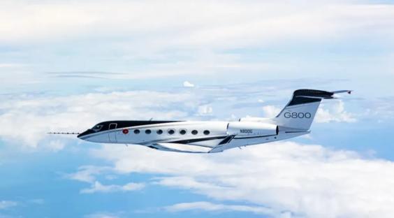 Private jet, G800, in flight.