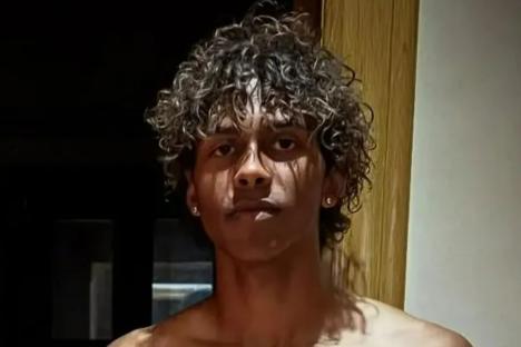Nepo baby with very famous I’m A Celeb star dad shows off his ripped six pack – but can you guess who he is?