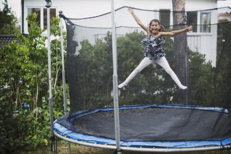 Aldi slashes price of 8ft trampolines to £55.99 – it even comes with a net & will keep kids entertained all summer long