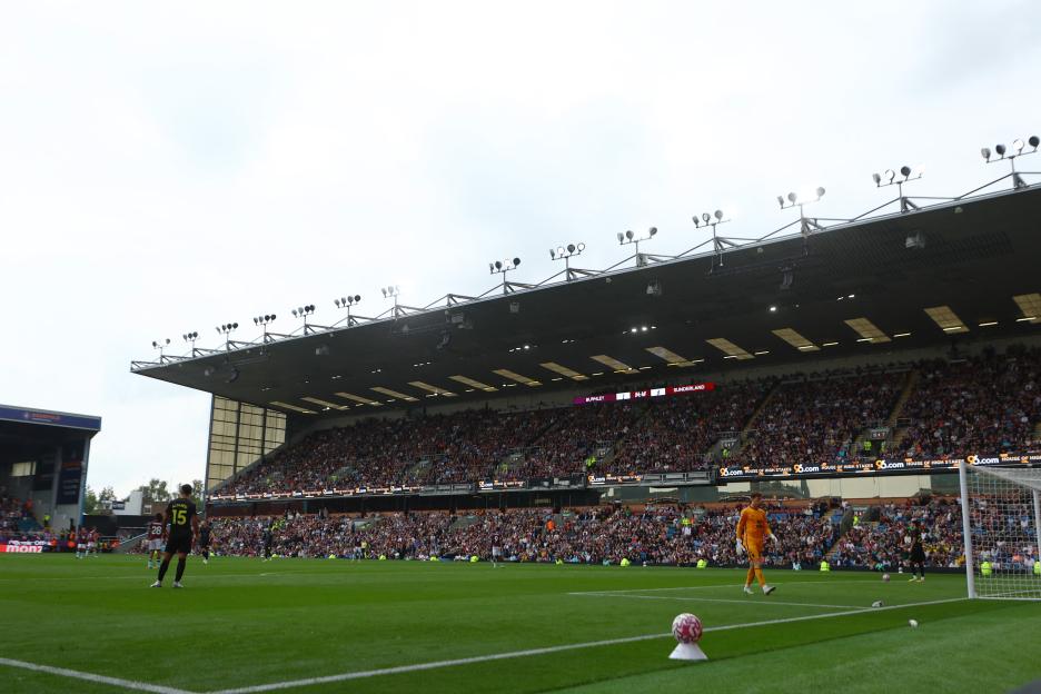 Soccer game at Turf Moor stopped due to flickering floodlights.