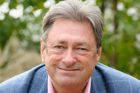 Alan Titchmarsh’s ‘easiest’ tip will fix bald patches on your lawn in two minutes flat this spring & no it’s not seeding