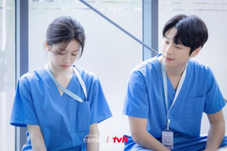 “Resident Playbook” And Go Youn Jung Top Most Buzzworthy Drama And Actor Rankings