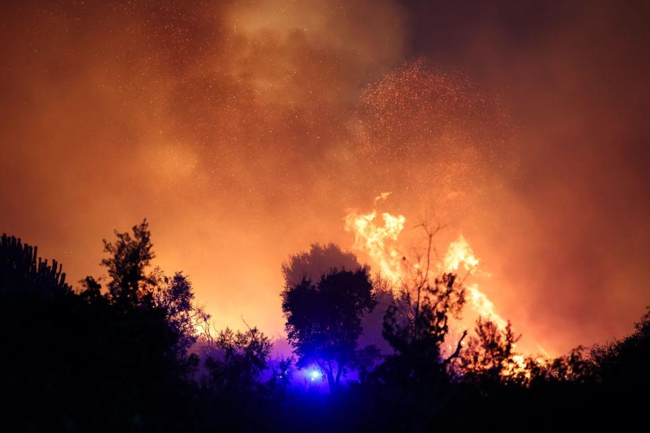 Huge forest fires erupt in Portugal with entire villages evacuated & hundreds of firefighters battling blazes