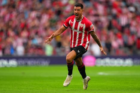 Yuri Berchiche of Athletic Club celebrating a goal.