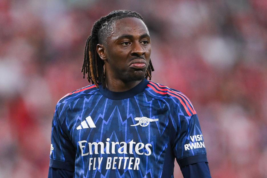 Eberechi Eze of Arsenal FC looking on.