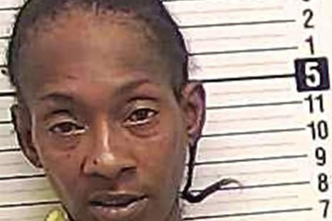 Bitter woman ‘pretends to be a cop to kidnap her ex-boyfriend’s wife – bringing police business card & walkie talkie’