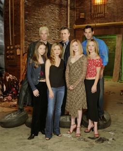 Cast photo of Buffy the Vampire Slayer.