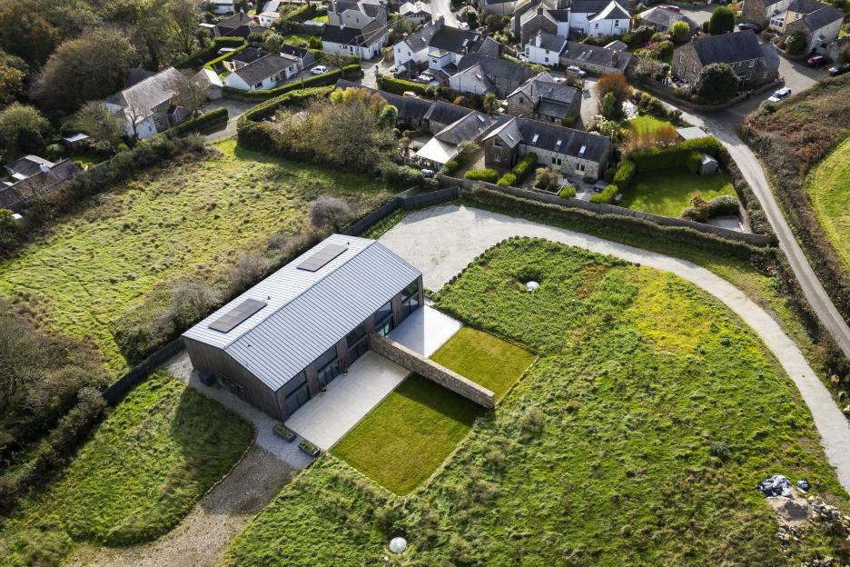 Locals demand £1M barn built without permission in Cornwall is torn down