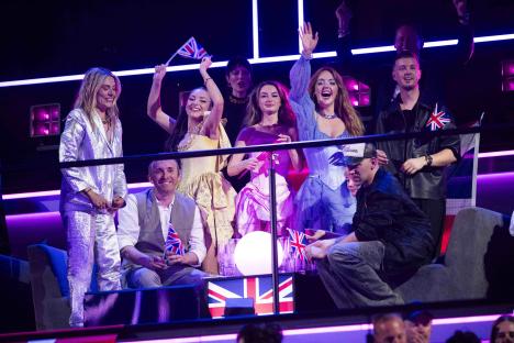 JJ of Austria reacting to Eurovision judges' scores.