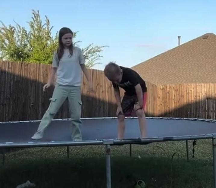Brave 10-Year-Old Sister Heroically Saves 7-Year-Old Brother from Choking with Swift Action
