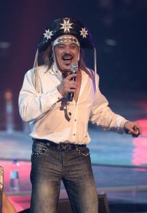 Wagner Carrilho singing on The X Factor.