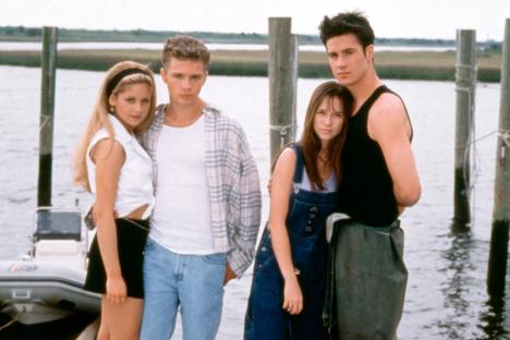 Original stars of classic 90s film return in first look at blood-soaked reboot – 28 years after its debut