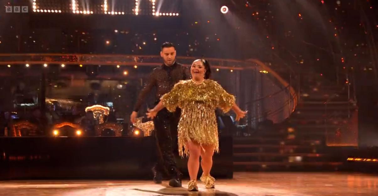 Ellie Goldstein and Vito Coppolo dancing.