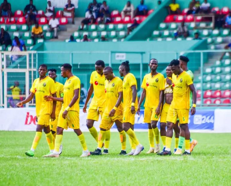 Katsina United Players Celebrate Cash Bonuses After Draw Against Shooting Stars in NPFL Showdown