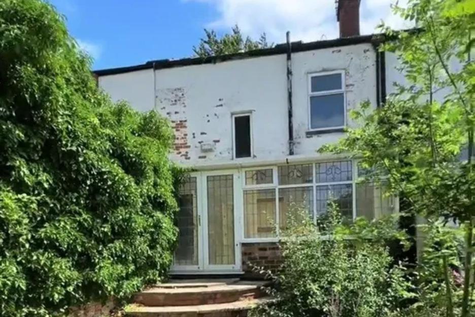I bought a derelict house with my boyfriend of six months – people say renovations ‘destroy even long married couples’