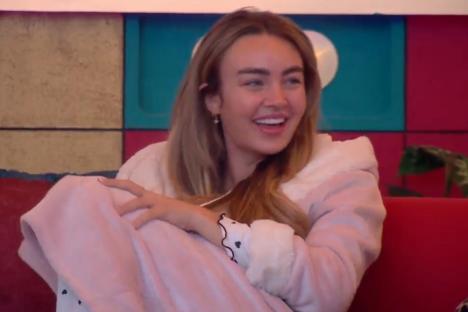Celebrity Big Brother’s Ella Rae Wise slammed over huge U-turn as she asks JoJo to be her GIRLFRIEND
