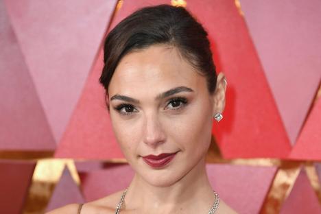 Pro-Gaza demonstrators disrupt filming of new Gal Gadot film in protest of Israeli actress as Met arrests five