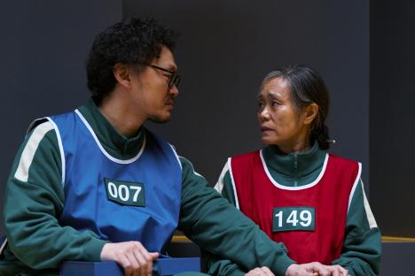 Squid Game season 3: Yong-sik (007) and Geum-ja (149).