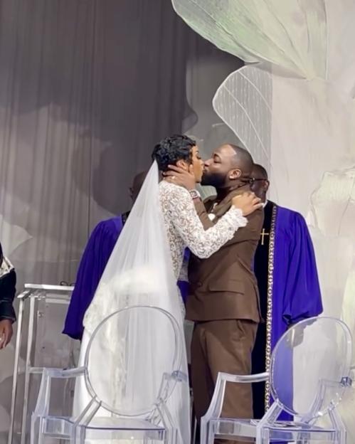 Davido-chioma-white-wedding