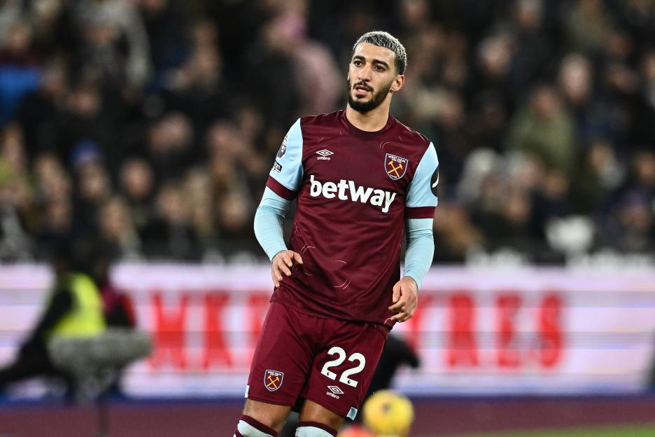 Saïd Benrahma of West Ham United on the field during a soccer match.