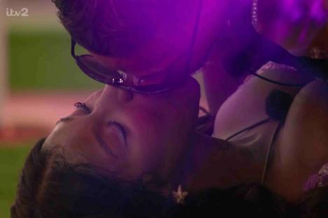 Love Island fans spot ‘secret new couple’ after a sexy performance in the heart rate challenge