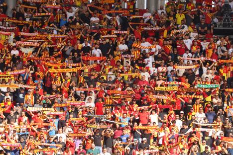 Göztepe soccer fans at a Turkish Super League match.
