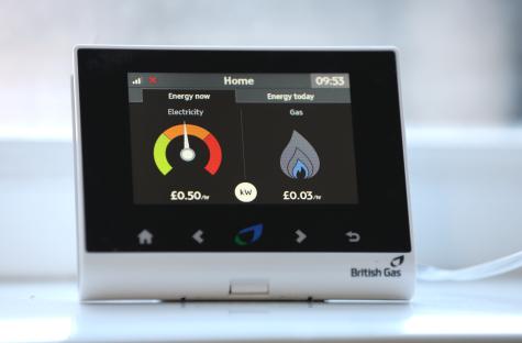 Big energy firm launches ‘first’ of its kind of deal to cut bills by £370 if you do your washing at exact times