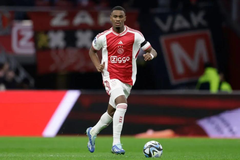 Transfer: Chelsea intensifies pursuit of Jorrel Hato after fresh talks