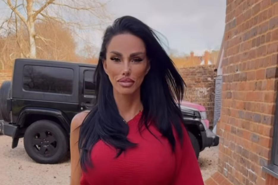 Katie Price fans beg ‘somebody help her’ as her very slim legs spark concern