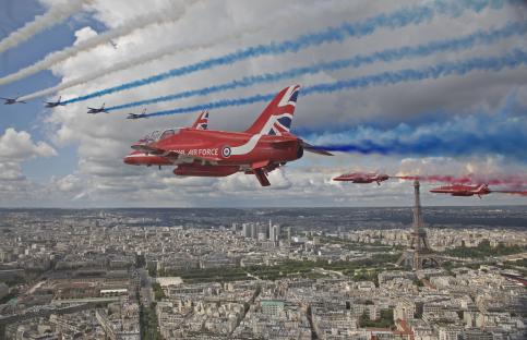 Keir vows to SAVE Red Arrows after iconic jets in danger of being replaced with Russian planes loved by Putin