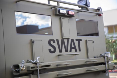 Hyrum gunman in bomb vest who ‘murdered wife’ exchanging fire in standoff with SWAT team as streets evacuated