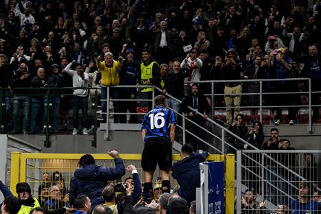Davide Frattesi of FC Internazionale Milano celebrates a goal.