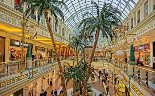 High street retail chain with 240 UK sites to shut major shopping centre store as closing down sale launched