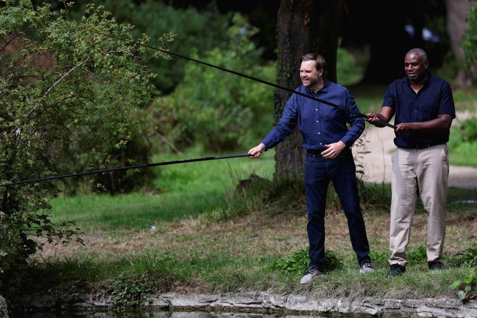 David Lammy and JD Vance fishing at Chevening House.