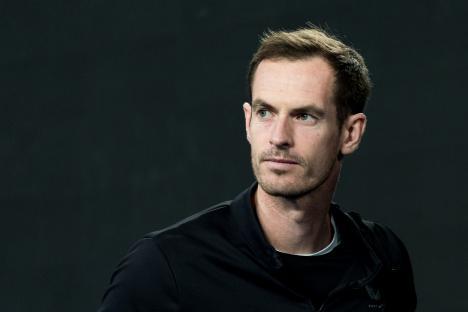 Photo of Andy Murray looking to the side.