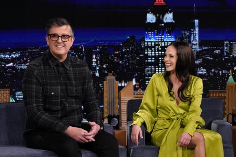 David McCormack and Melanie Zanetti on The Tonight Show Starring Jimmy Fallon.