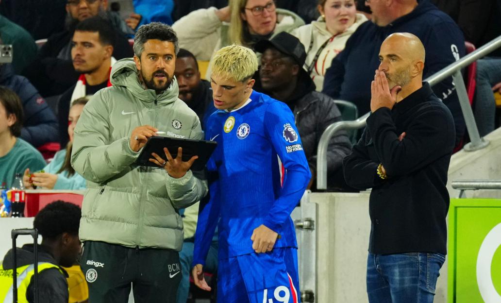 Bitter Man Utd fans take a victory lap after Alejandro Garnacho costs Chelsea two points in late cameo vs Brentford