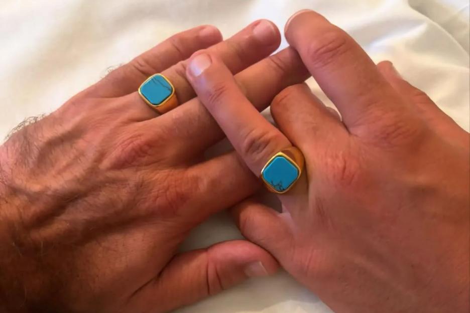 Coronation Street star engaged after holiday with A-list star