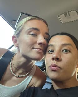 Sam Kerr and Kristie Mewis in a car selfie.