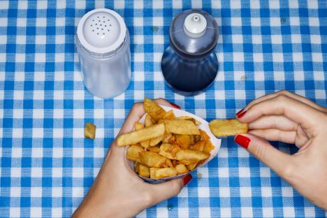 The ‘correct’ portion size of chips has been revealed & people have been left utterly baffled by it