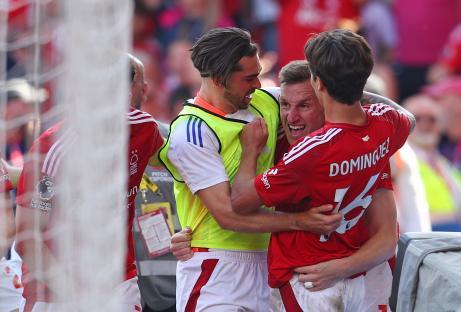Nottingham Forest players celebrating a goal.
