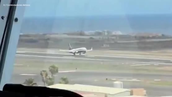 Ryanair plane aborting landing in Tenerife during a storm.