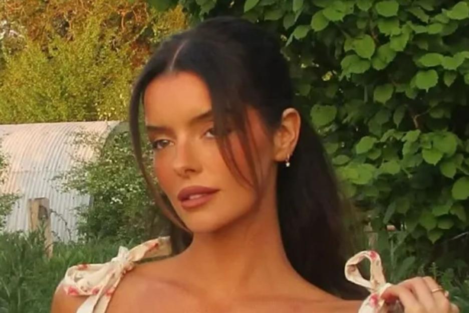 Maura Higgins shows off incredible living room makeover at £1.25m Essex mansion with before and after snaps
