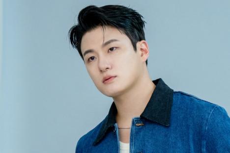 Shin Seung Ho Exempted From Military Service Due To Injury
