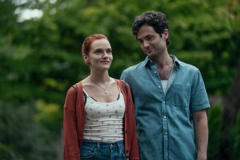 Madeline Brewer and Penn Badgley in You.