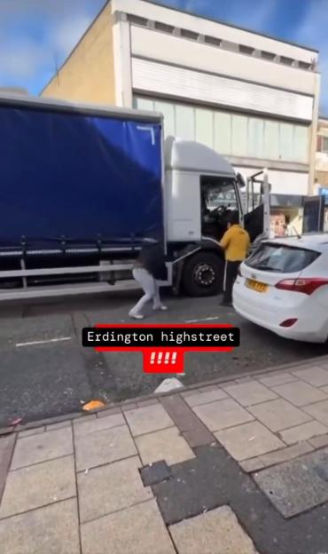 DRIVEN MAD Shocking moment road rage brawl breaks out on high street as men smack each other with METAL POLES in brutal scrap, TAKEN WITHOUT PERMISSION, https://x.com/CrimeLdn/status/1903433411009593437