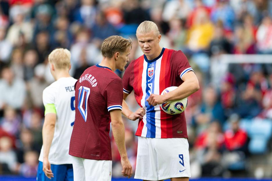 Seen-international-friendly-football-match-1020784184