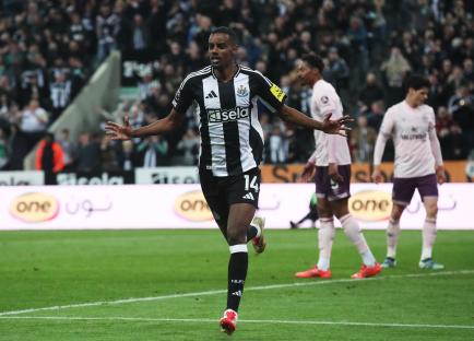 Alexander Isak of Newcastle United celebrating a goal.