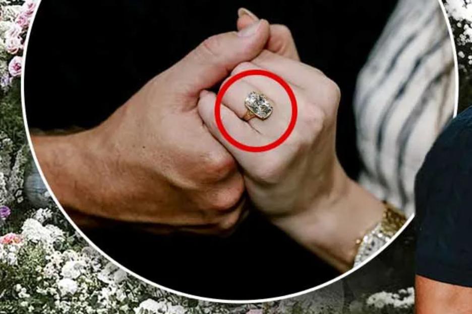 Taylor Swift fans spot hidden clues in engagement announcement pop star knew fiance Travis Kelce was going to propose